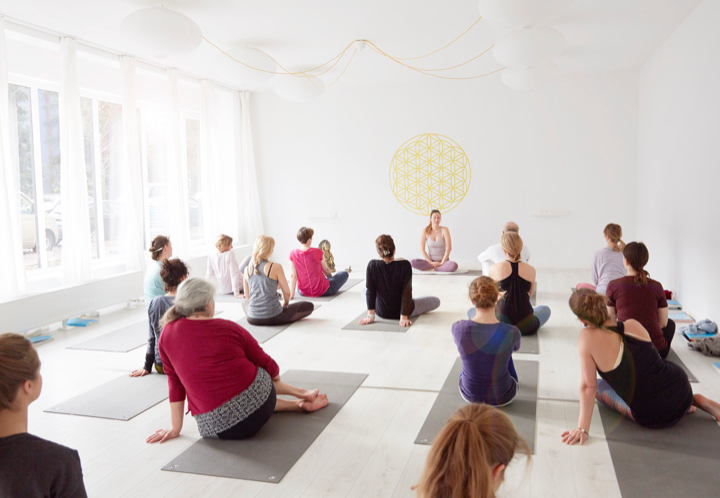 nivata Yoga: 200, 500 oder +300 Stunden Ausbildung in Berlin 9