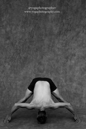 Mittelfinger an das Spiri-Ego: Yogafotograf Richard Pilnick 8